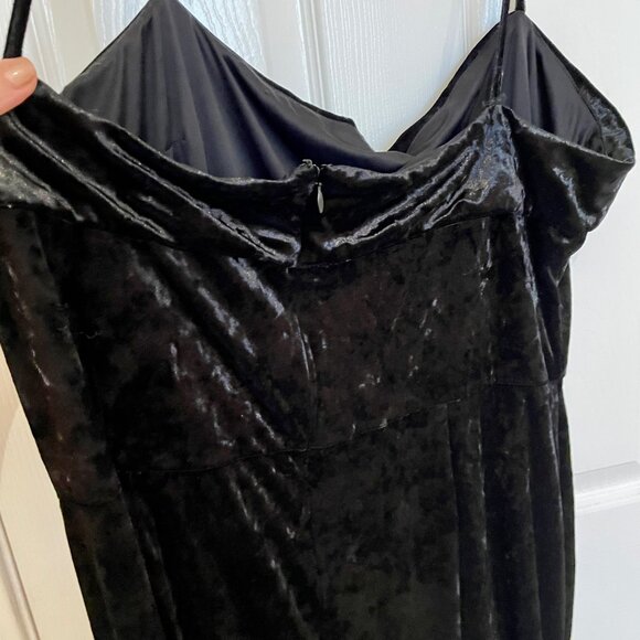 EUC Anthropologie Bellevue Tie Strap Black Crushed Velvet Wide Leg Jumpsuit - Picture 8 of 11